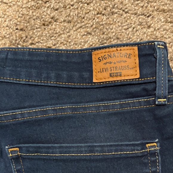 Levi’s Mid Rise Skinny - Picture 3 of 4